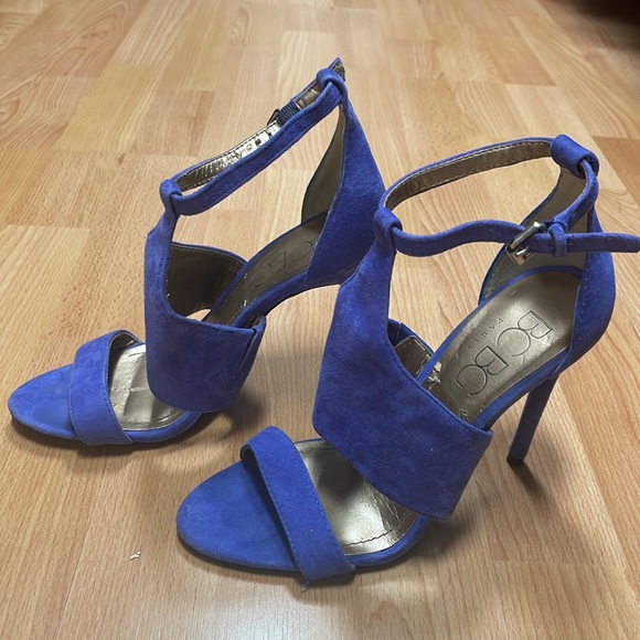 BCBG Paris Shoes - BCBG blue suede heels
